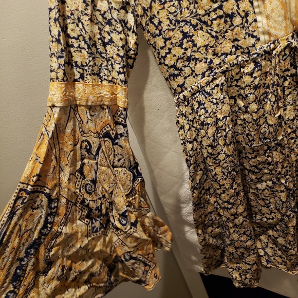 Free people bell sleeve romper - Picture 3 of 4